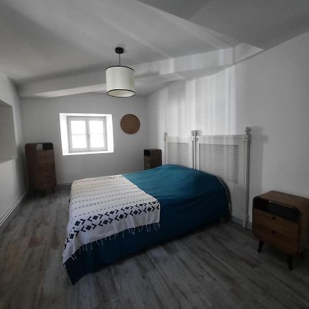 Duplex Place Du Marche Saint-Jean-dʼAngély Eksteriør bilde